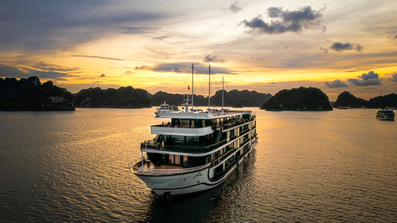 Halong - Lan Ha Bay 5 Star Cruise