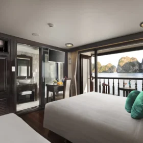 1 Triple Cabin