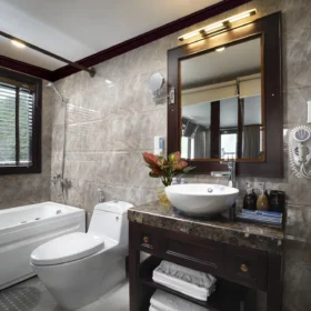 Bathroom 1_1