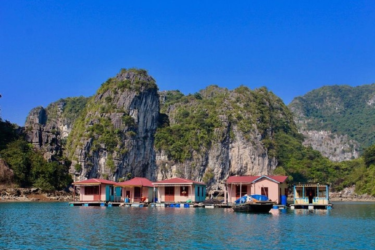 Ha Long Bay Fishing Village