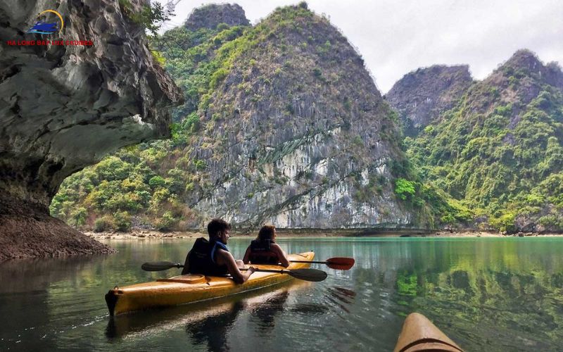 Best Spots for Kayaking in Halong Bay