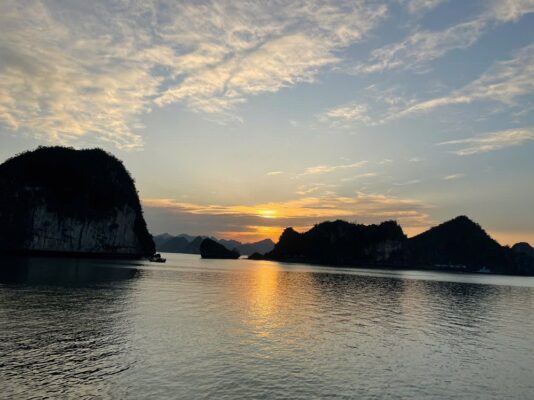 1-Day vs 2-Day vs 3-Day Halong Bay Cruises