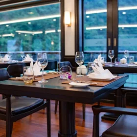 peony-cruises-restaurant_49869934682_o