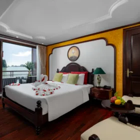 Junior-Balcony-King-bed1-2