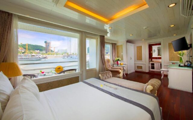 2-day Bai Tu Long Bay itinerary