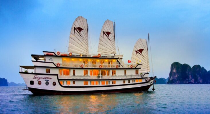 Bai Tu Long Bay cruise