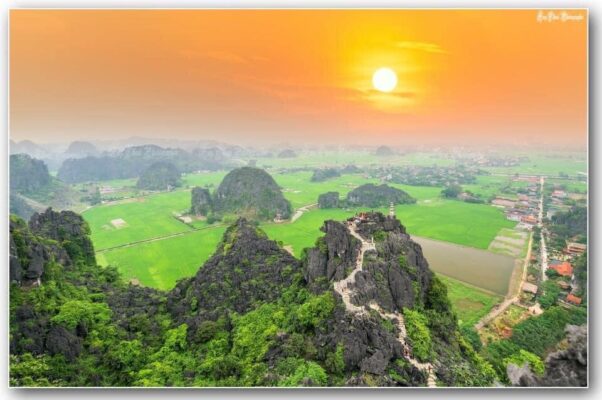 Ninh Binh Travel Guide