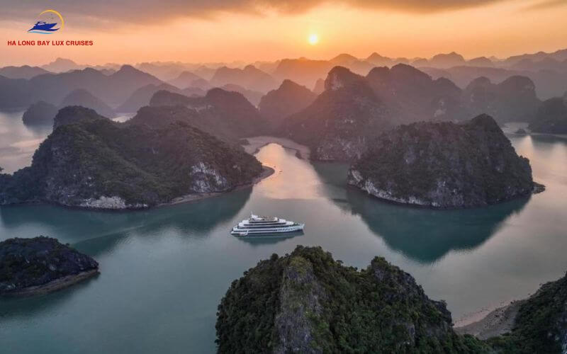 how big is halong bay