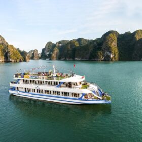 There are several ways to reach Tra Bau. Halong Bay Lux Cruises will guide you through the two most popular routes commonly chosen by travelers.