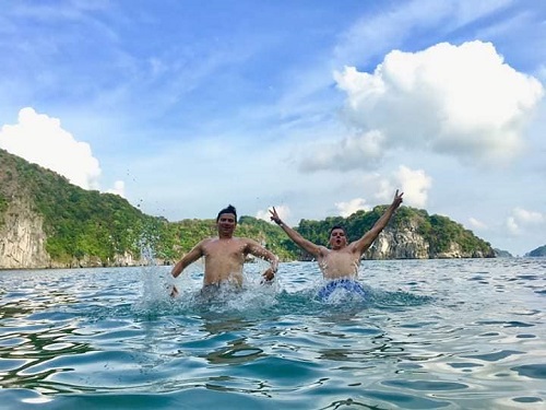 Swimming in Lan Ha Bay