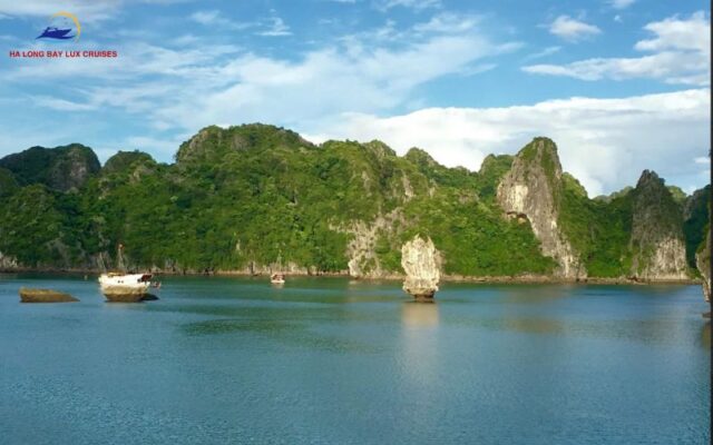Halong bay weather in April