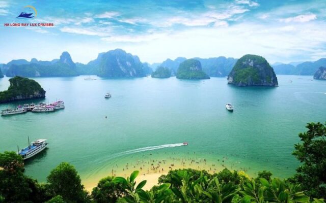 Overview of Ha Long Bay vs Lan Ha Bay