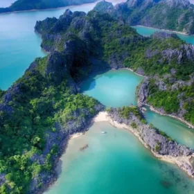 How to get to Bai Tu Long Bay