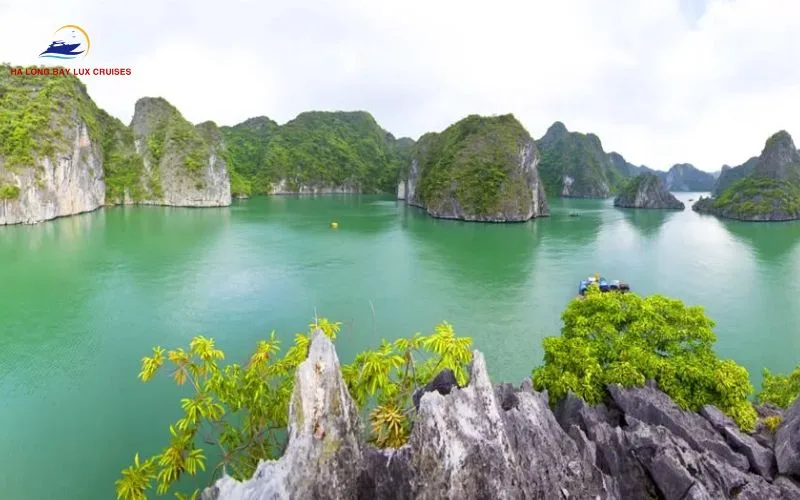 The water inside is quite calm, making it easy to maintain balance