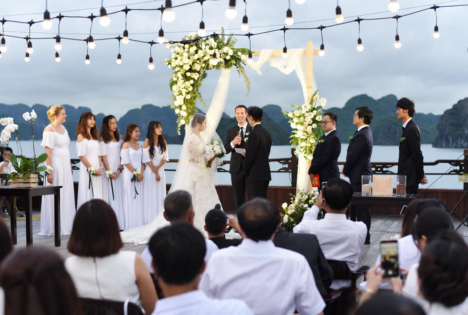 Best Halong Bay Honeymoon Cruise 2025/2026