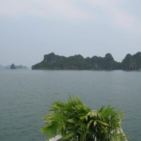 Are cruises canceled during storms in Halong Bay