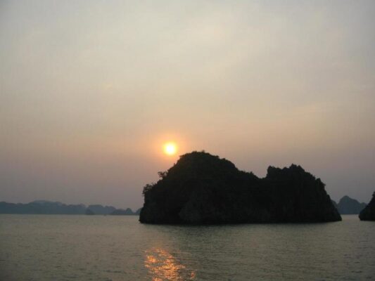 Halong Bay Day Trip vs Overnight Cruise