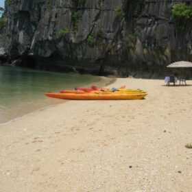 Discover hidden beaches in Cat Ba Island