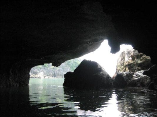 Destinations in Bai Tu Long Bay