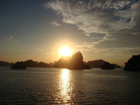 Halong Bay vs Lan Ha Bay vs Bai Tu Long Bay