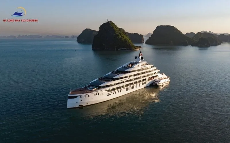 Spend the night on a cruise ship in Lan Ha Bay