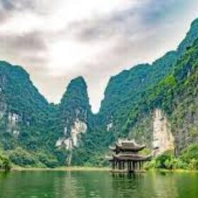 ha-long-bay-vs-ninh-binh-3