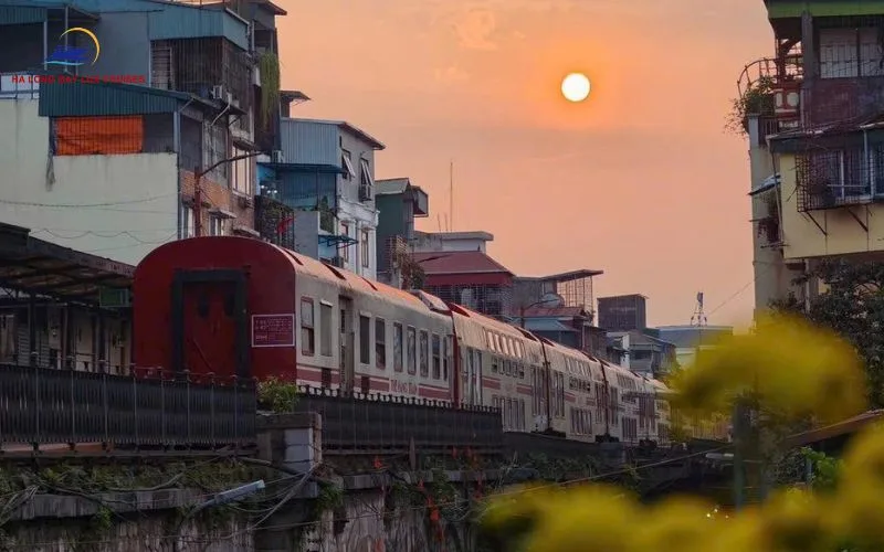 Hanoi to Cat Ba Island by train