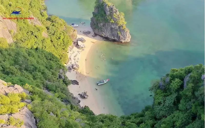 The ideal time to visit Cat Ba Island is from April to June