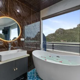 Aqua Luxury Cruise
