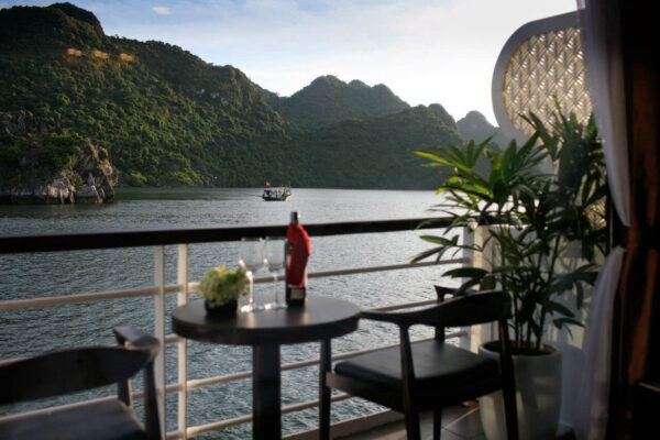 Day vs Overnight Cruises in Lan Ha Bay