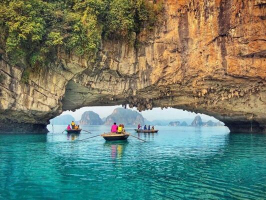 Bai Tu Long vs Halong Bay