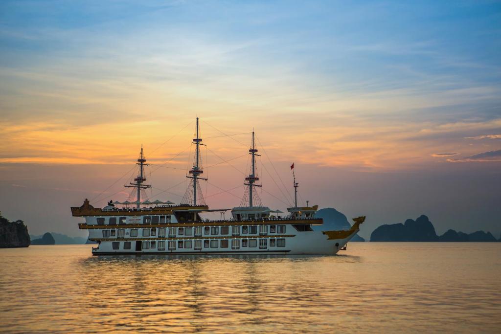 Dragon Legend Cruise Reviews