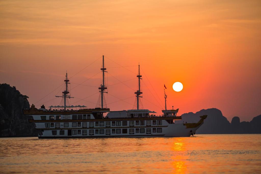 Dragon Legend Cruise Reviews