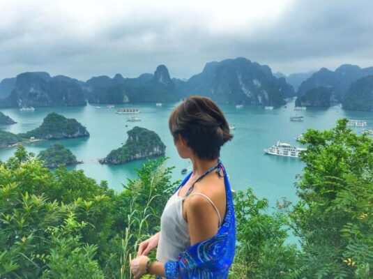 Ways to Avoid Tourist Crowds in Halong Bay