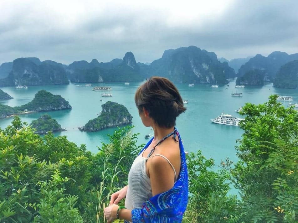 Ways to Avoid Tourist Crowds in Halong Bay