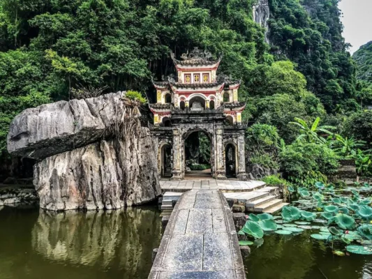 bich dong pagoda