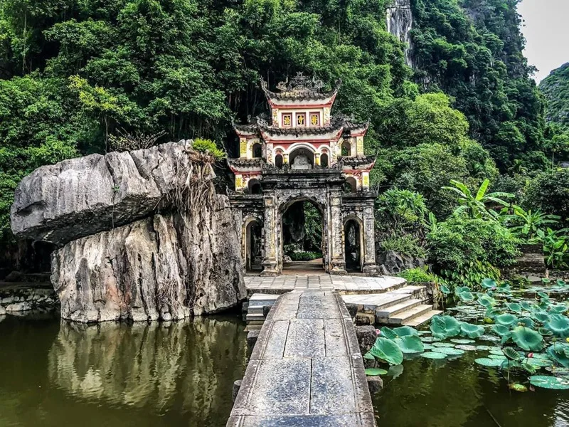 bich dong pagoda