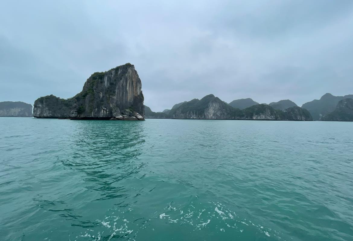 Book Bai Tu Long Bay Cruise from Hanoi