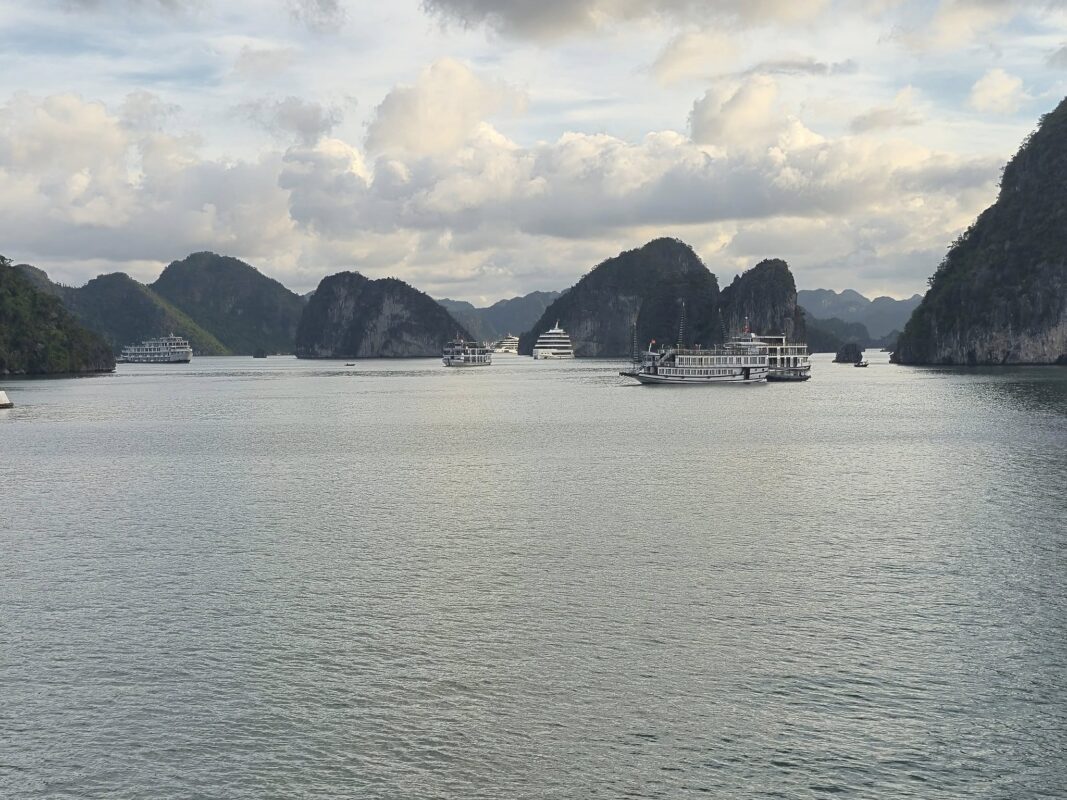 What to Wear in Halong Bay