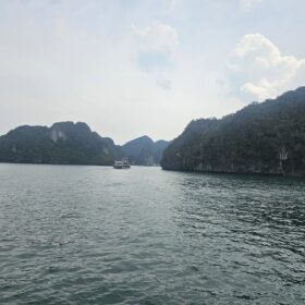 Is Bai Tu Long Bay Worth Visit
