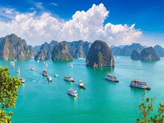 Worst Times to Visit Bai Tu Long Bay