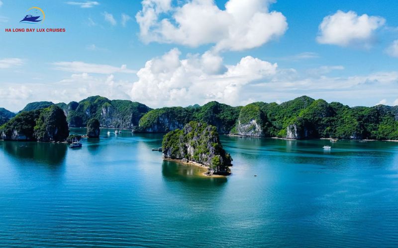Route Highlight: Halong Bay and Lan Ha Bay