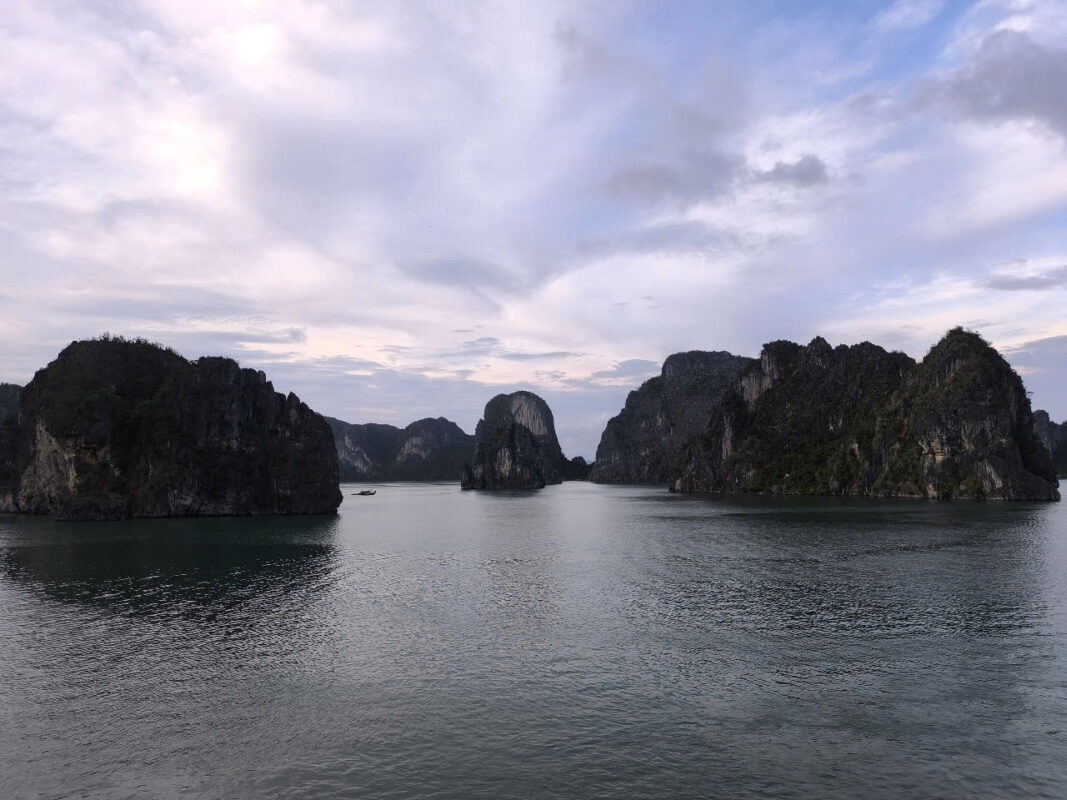 Lan Ha Bay Weather in January