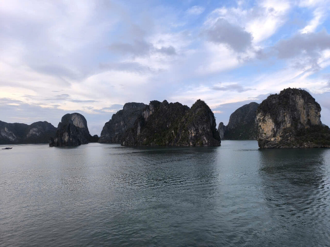 Lan Ha Bay Weather in March