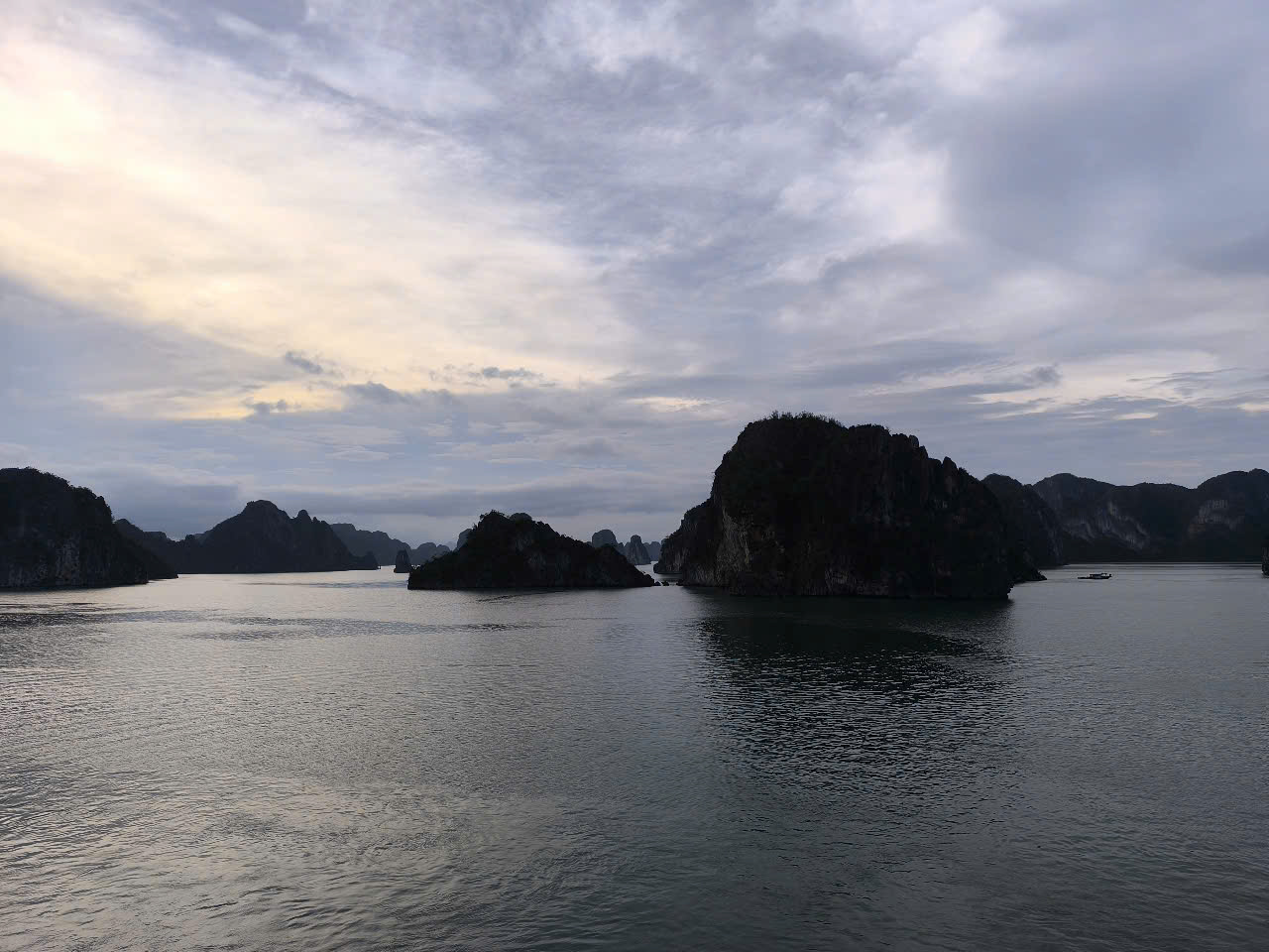 Lan Ha Bay Weather in June