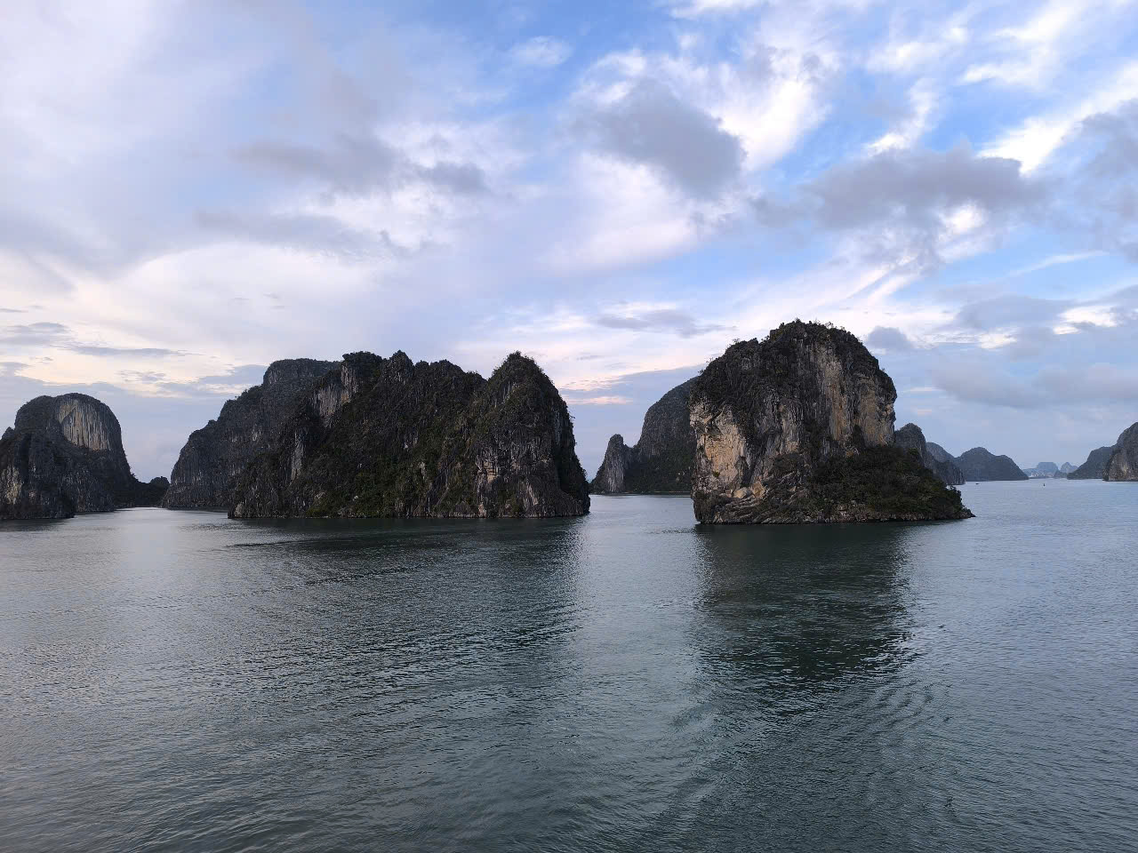 Lan Ha Bay Weather in July