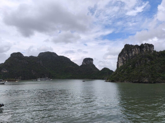 Bai Tu Long Bay Weather in January