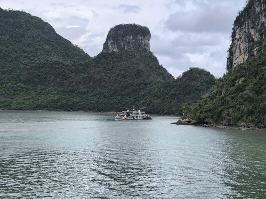 Bai Tu Long Bay Weather in January