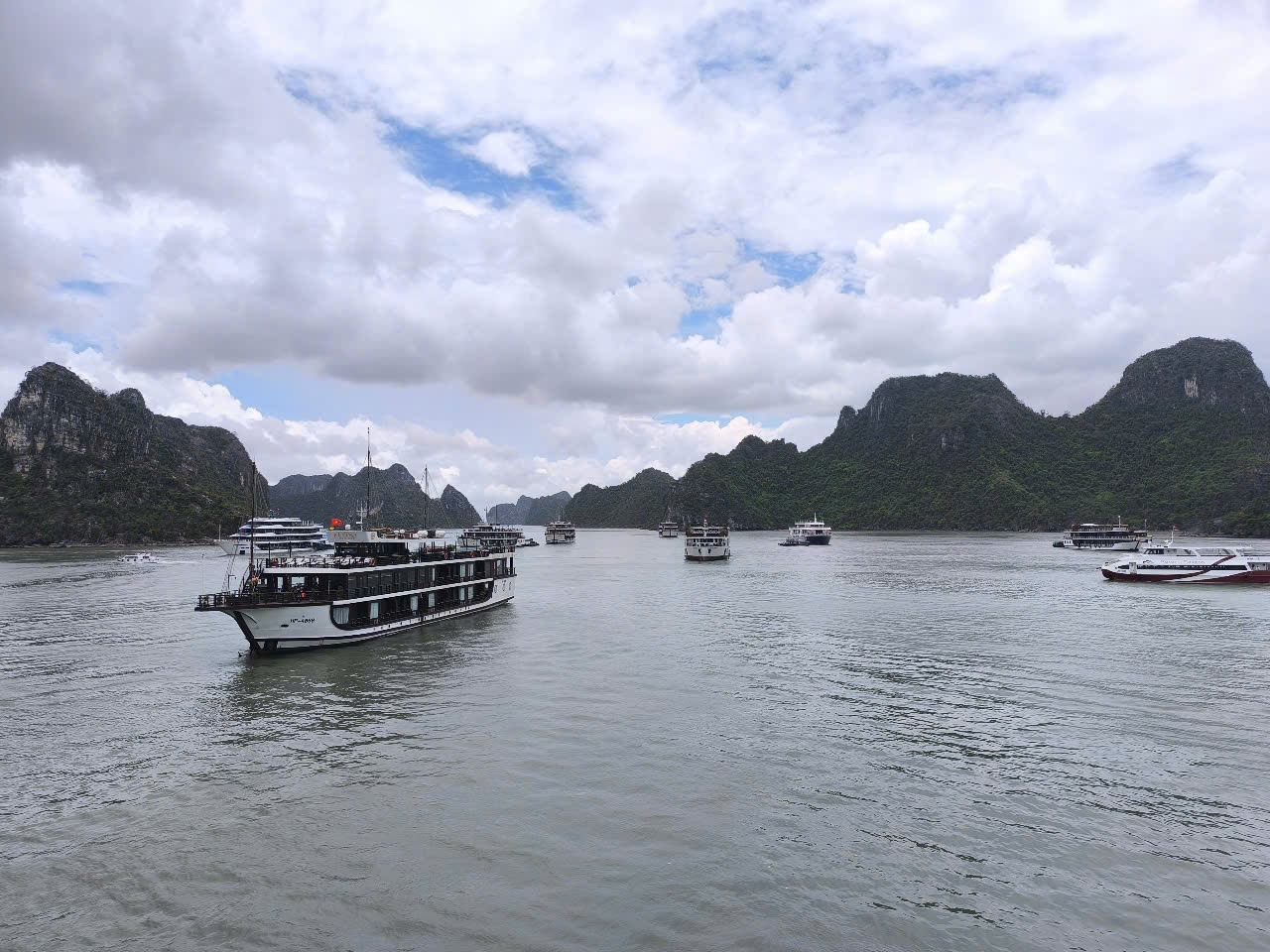 Bai Tu Long Bay Weather October