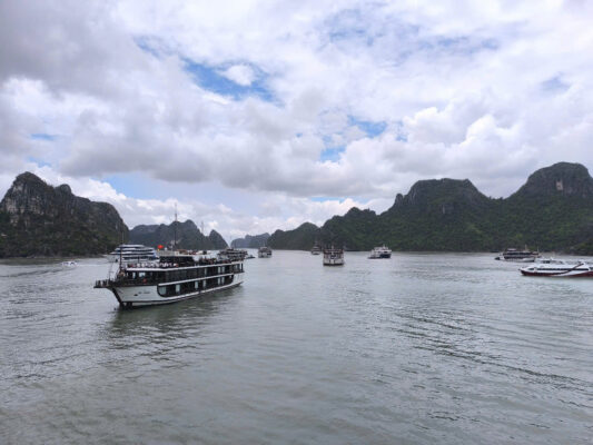 Bai Tu Long Bay Weather in September